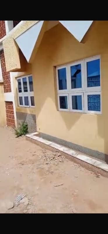 ROOM AND PARLOR AVAILABLE FOR RENT